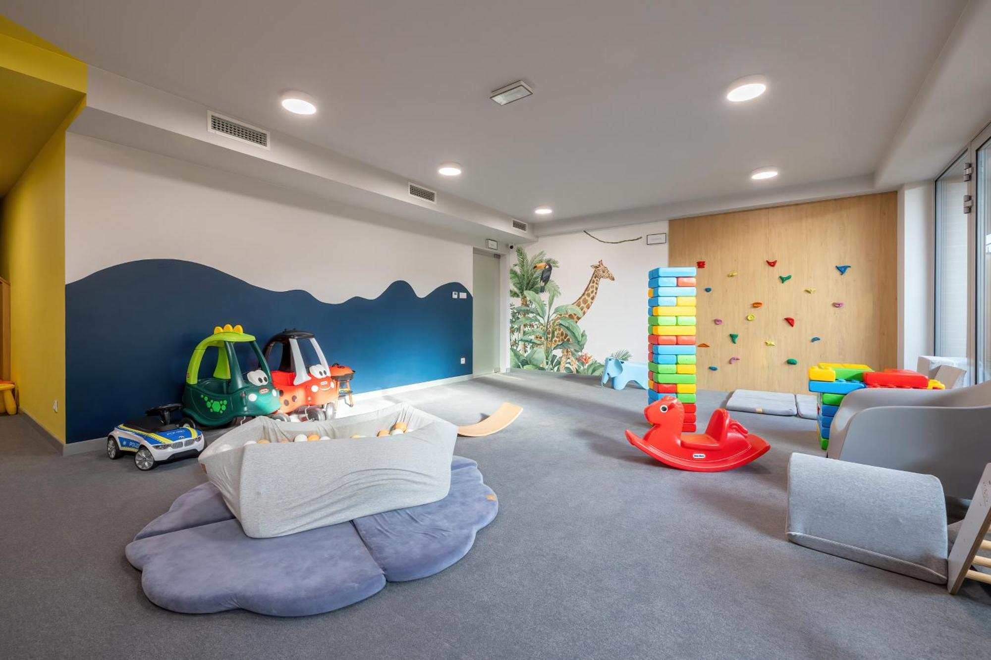 Apartment Klifowa Premium With Spa, Fitness & Kids Club By Renters Rewal